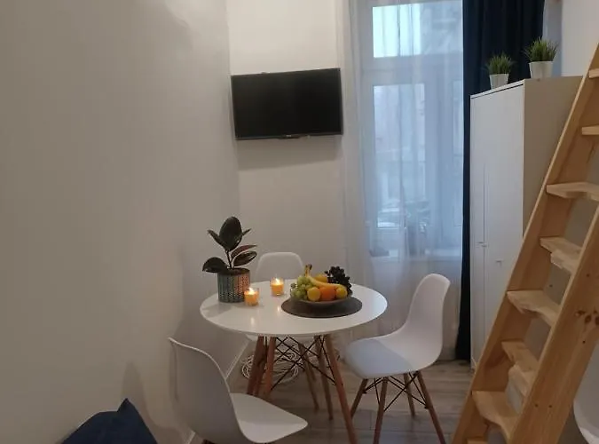 Lägenhet Studio Pomorska 22 Łódź